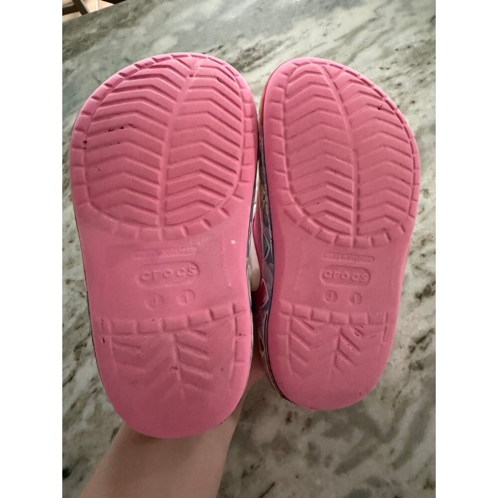 Pink unicorn with hearts crocs size J1 - Picture 6 of 9